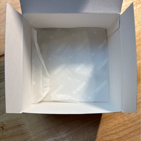 American Girl LICORICE Cat Bed Toy Box - Picture 7 of 8